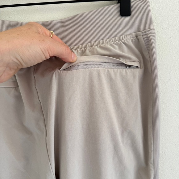 Athleta Brooklyn Pant 8 - Picture 4 of 9